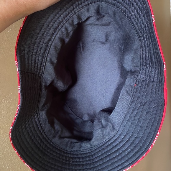 NWOT Red Handkerchief Pattern Bucket Hate / Adult Size - Picture 4 of 4